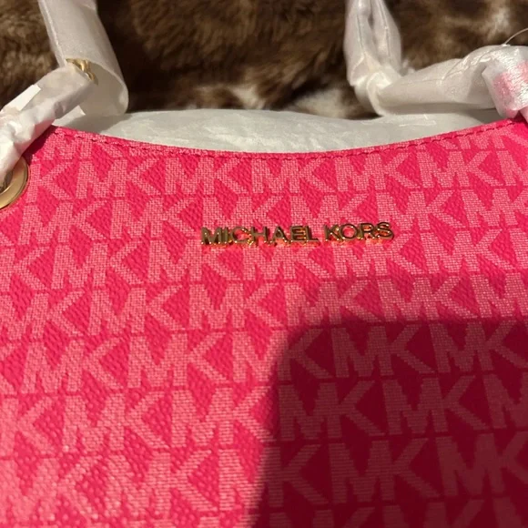 New with tags Pink Micheal Kors Shoulder Tote jet set travel - Picture 1 of 7